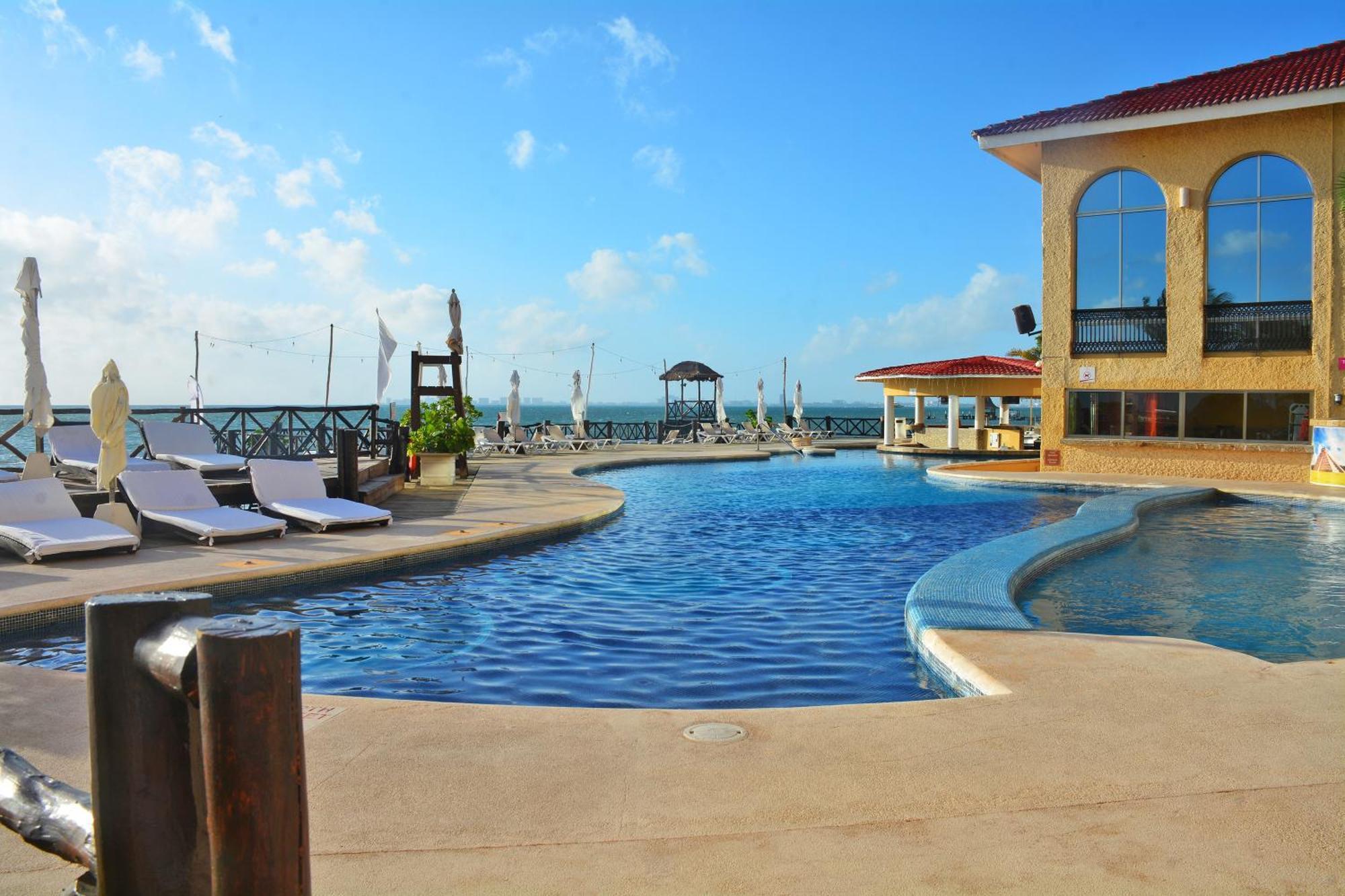 Resort Ritmo & Water Park Cancún