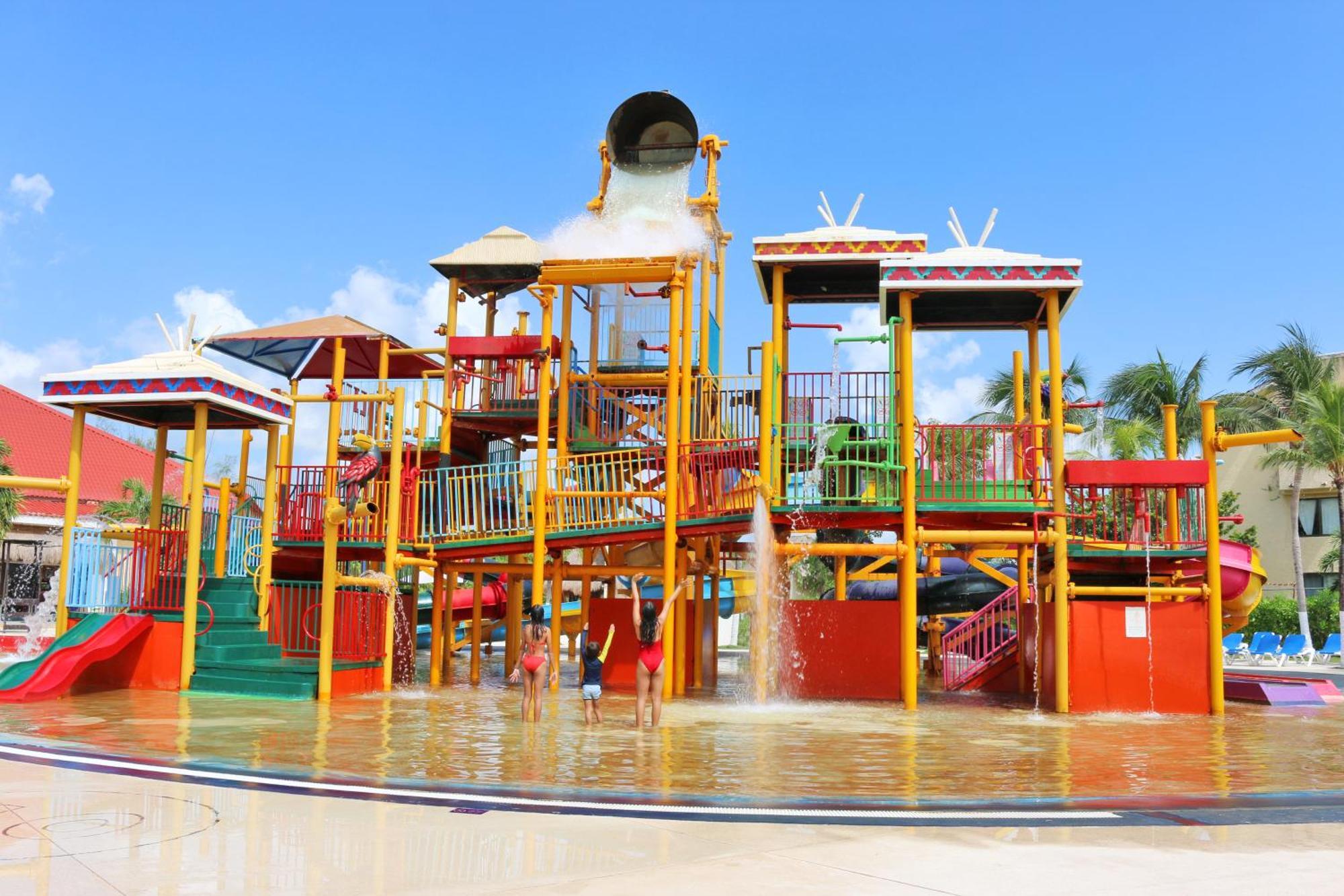 Resort Ritmo & Water Park Cancún
